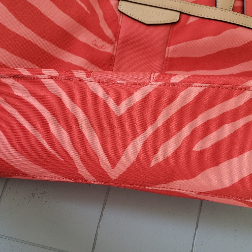 Coach Bag - Picture 6 of 8